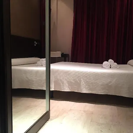 Numa Brio Apartahotel 4*